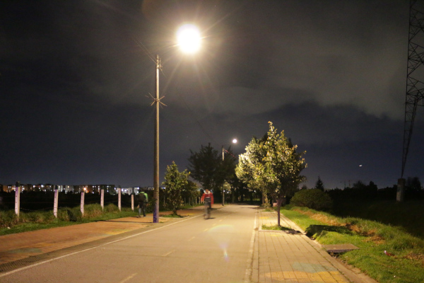 Nueva iluminación para la ciclorruta que conecta a El Tintal con Fontibón