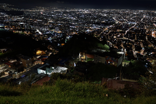 Galería fotográfica del alumbrado público en el barrio Santa Rosa de Lima, localidad Santa Fe.