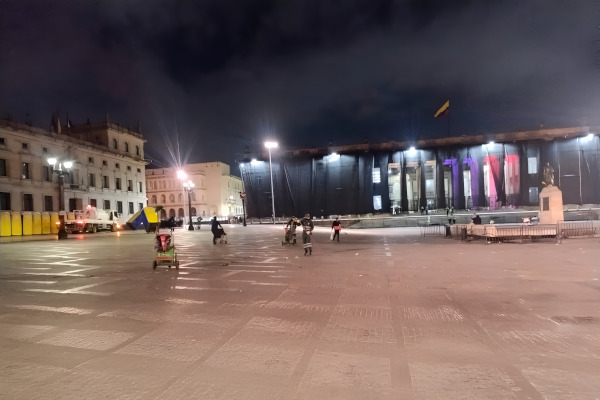 Plaza de Bolívar limpia
