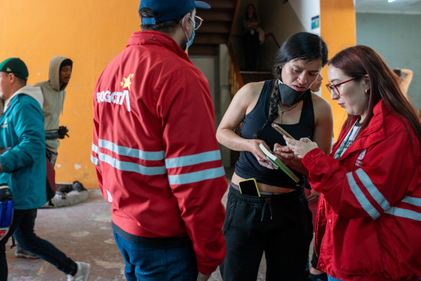 Recicladores dentro del CTAS Los Mártires 