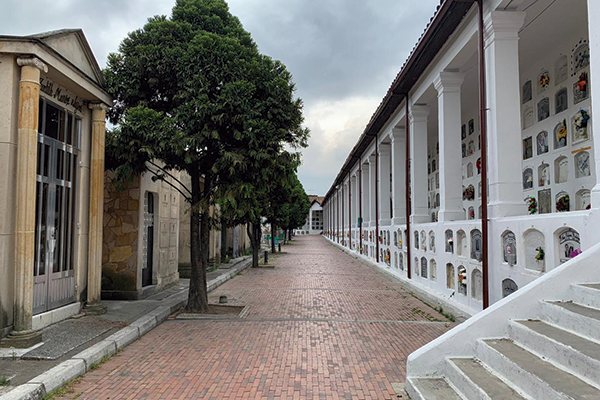 El Cementerio Central sí está abierto