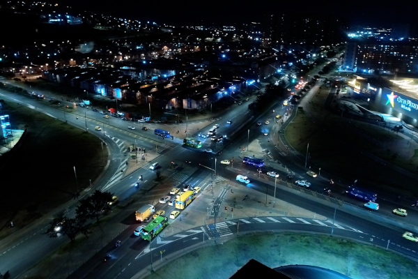 Descripción: Intersección de la Avenida Gaitán Cortés con Avenida Villavicencio, al sur de la ciudad.