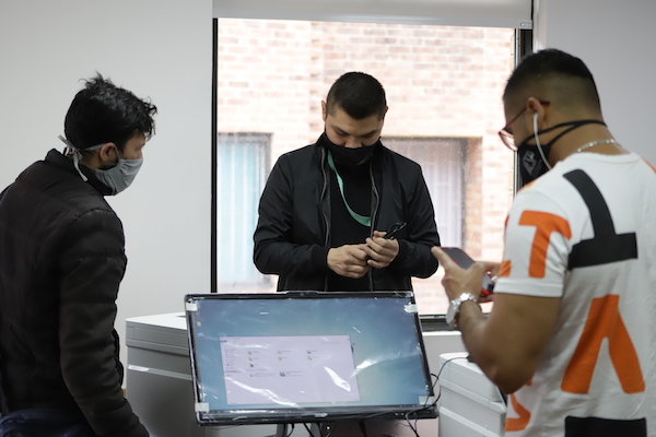 46 organizaciones de recicladores recibieron computadores e impresoras para fortalecer su labor