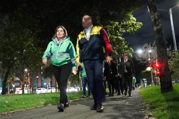 Directora de la UAESP y el director del IDU, recorren parques de los barrios de Ciudad Salitre.