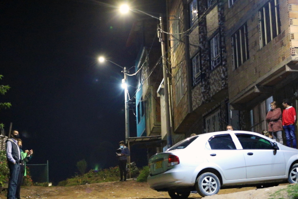 El barrio Castillo Grande en Ciudad Bolívar cuenta ahora con alumbrado público