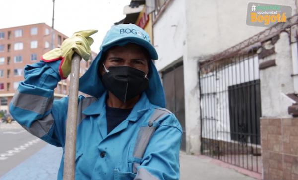 Marina Cosio, una vida dedicada al aseo de Bogotá