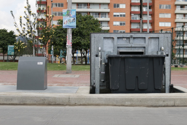 Los nuevos contenedores soterrados en Suba y la Jornada Juntos Cuidamos Bogotá en Suba y Chapinero, hacen parte de las noticias que trae nuestra edición del hoy.