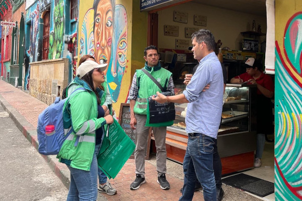 Campaña No Sea Mugre con Bogotá llegó hasta el Centro Histórico de la capital