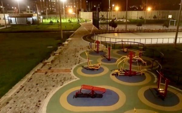 Continúa modernización de alumbrado público en parques de Bogotá