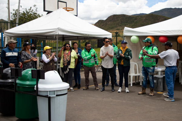 Personal de la UAESP y otras entidades de Distrito participaron en la Feria de Servicios de Usme.