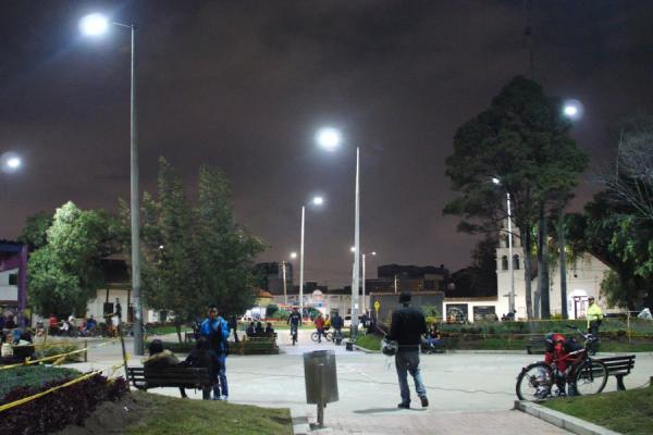 Renovación de luminarias en Bosa