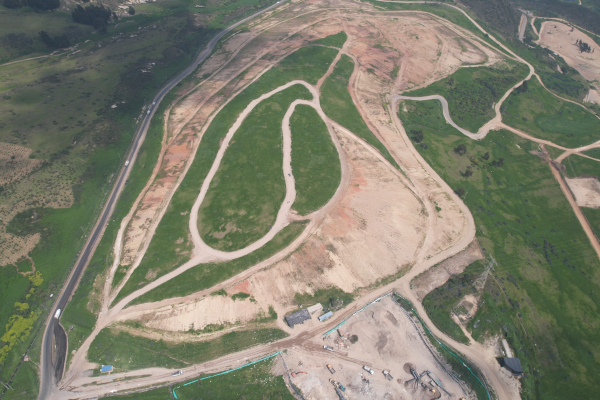 Toma aérea de la zona de biosólidos, operada en el pasado y actualmente en etapa de cierre.