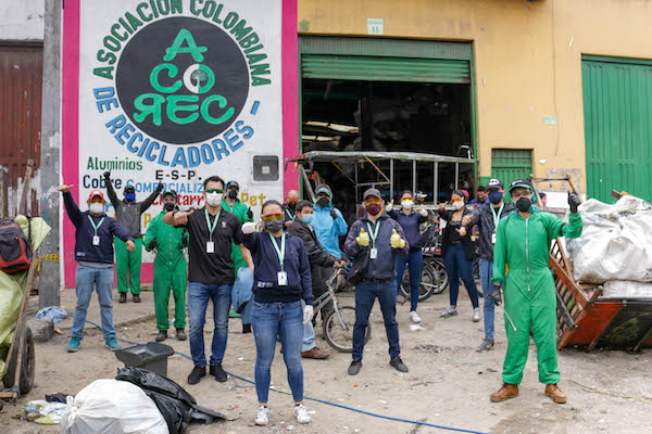 La Asociación de Recicladores de Bogotá entregó kits de bioseguridad a sus compañeros en Kennedy