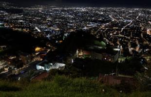 Galería fotográfica del alumbrado público en el barrio Santa Rosa de Lima, localidad Santa Fe.