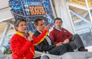 Lanzamiento del plan de modernización de alumbrado público con Claudia López Alcaldesa de Bogotá, Aníbal Fernández Secretario de Seguridad, Luz Amanda Camacho Directora de la UAESP y Lucio Rubio Gerente General Enel Colombia.