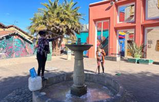 Comerciantes del Chorro de Quevedo ayudando con la jornada de limpieza.