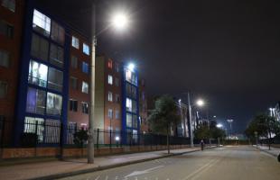 Ciudadela Cafam II de la localidad de Suba con luminarias nuevas.