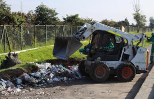 800 toneladas de residuos abandonados se recogen cada día de las calles de Bogotá. 