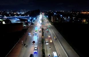 Imagen aérea de la Avenida Agoberto Mejía o Carrera 80 con Calle Calle 44 Sur, zona aledaña a la Central de Abastos Corabastos. 