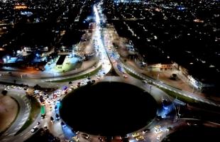 Imagen aérea de la intersección de la Avenida Agoberto Mejía o Carrera 80 con la Avenida Bosa. 4,4 kilómetros de más luz blanca para la ciudad con la intervención del alumbrado público de este corredor del sur occidente de Bogotá.