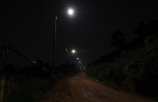 Así luce la Carrera Sexta Este con el nuevo Alumbrado Público. Entre la Calle 64 Sur y la Diagonal 41i Sur fueron instalados 13 nuevos postes y luminarias tecnología led, para garantizar que esta vía semirural que comunica la localidad de Usme con Rafael Uribe Uribe, tuviese una mejor iluminación para habitantes de cerca de seis barrios que usan este corredor. 