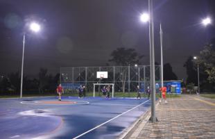 Parque Juan Amarillo cuenta con moderno alumbrado público