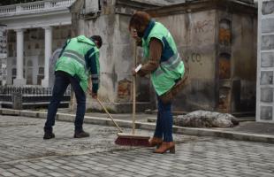 Jornada de limpieza y embellecimiento de la zona histórica del Cementerio Central.