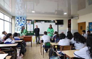Gestores de la UAESP sensibilizaron estudiantes del Colegio La Presentación Fátima.