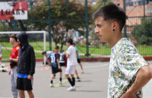 Estudiante de la Pedagógica apoya en la escuela de formación deportiva Los Usmeños.