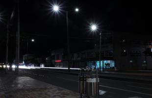 Imagen de las nuevas luminarias led en la Carrera 27 con Calle 13.