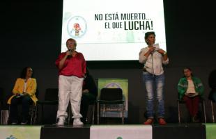 personas en tarima, directora de la UAESP, Amanda Camacho y Líder Recicladora, Nohora Padilla. 