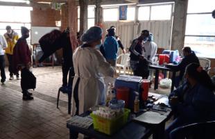 Lideramos vacunación contra COVID-19 en Mochuelo