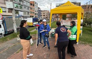 Administración y organización de recicladores dialogan con comerciantes