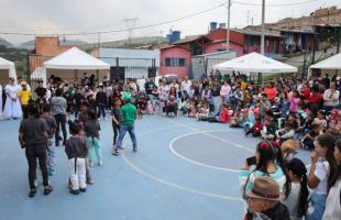 Los artistas más pequeños de Los Mochuelos hicieron una presentación teatral disfrazados de animalitos.