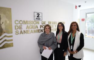 Equipo UAESP en la Comisión de Regulación de Agua Potable y Saneamiento Básico.