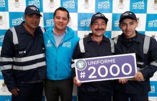 Entrega de uniformes recicladores