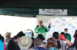 La directora de la UAESP, Luz Amanda Camacho, respondió inquietudes de la comunidad de Mochuelo Alto y Bajo.