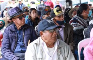 La comunidad de Mochuelo Alto y Bajo escuchó a la directora Luz Amanda Camacho, quien explicó los diferentes proyectos que avanzan en este sector del sur de Bogotá.