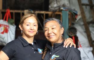 Dos mujeres Recicladoras