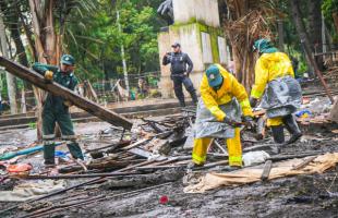 La UAESP adelanta operativo especial de limpieza para recuperar  el Parque Nacional de Bogotá