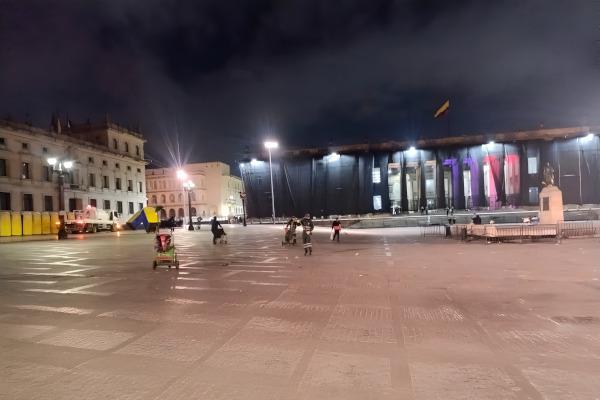 Plaza de Bolívar limpia